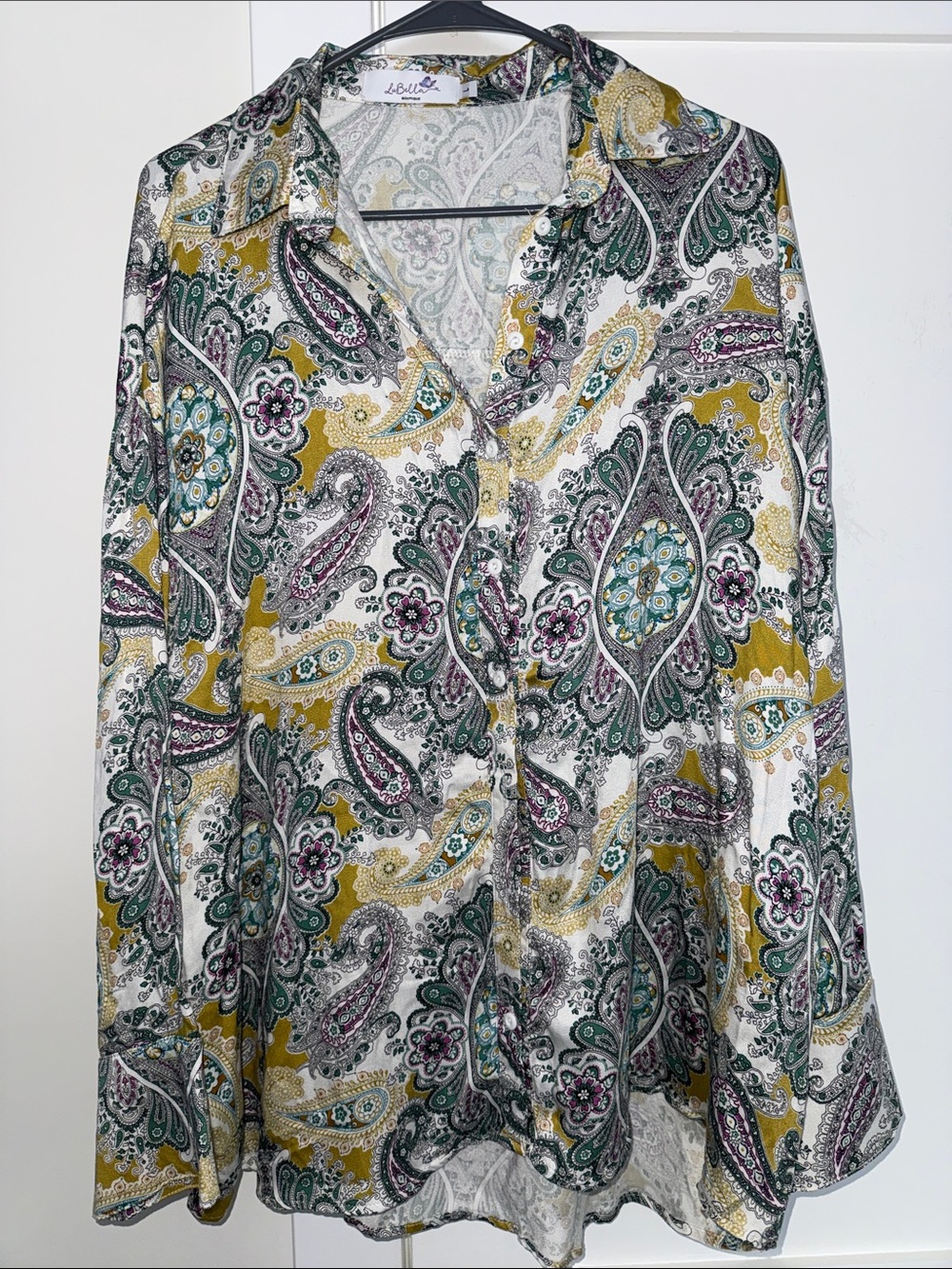 Like new lightweight paisley button down size large